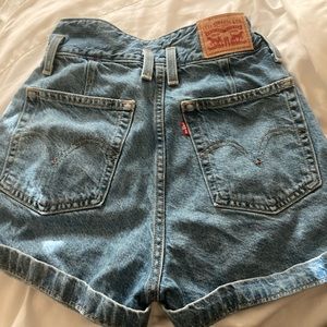 levi’s high waisted shorts